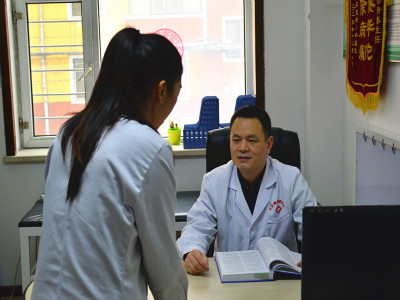 哈尔滨中亚医院医生怎么样?患者家属说：“把病人交付到这样的医生手中，我们一百个放心!”