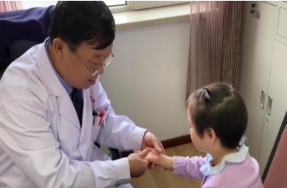 黑龙江中亚医院杨兆铁主任：孩子的“杨爷爷”，家长的“好医生”